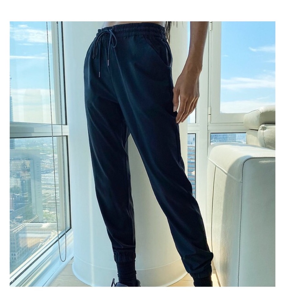 TNA SPEED JOGGER BLACK